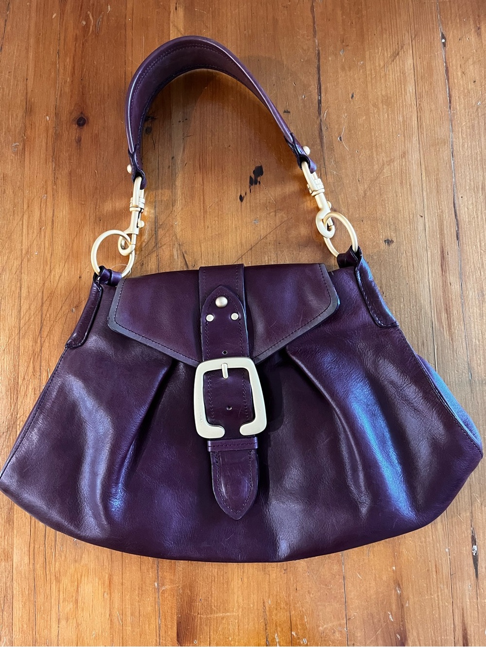 LATICO New Old Stock Vintagr Purple Leather Shoulder Bag with Gold-tone Hardware